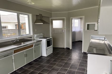 Photo of property in 99 Broadway, Waitara, 4320