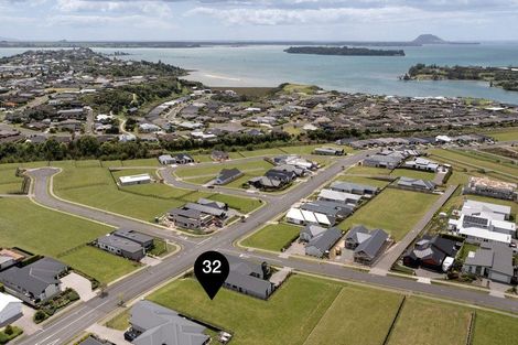 Photo of property in 32 Ridge Drive, Omokoroa, 3114