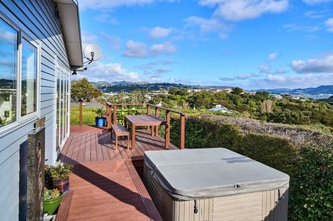 Photo of property in 92 Mana View Road, Paremata, Porirua, 5026
