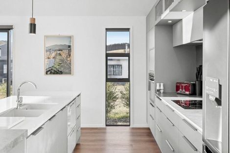 Photo of property in 9 Mcneil Crescent, Wanaka, 9305