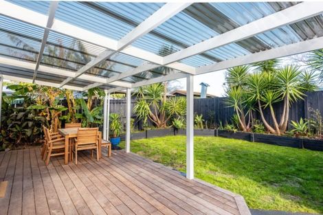 Photo of property in 8 Root Street, Gisborne, 4010
