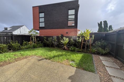 Photo of property in 3 Pataka Way, Mount Roskill, Auckland, 1041