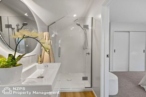 Photo of property in 24 Royal Crescent, Saint Kilda, Dunedin, 9012