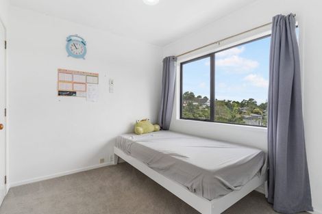 Photo of property in 1/16 Cairnbrae Court, Northcross, Auckland, 0632