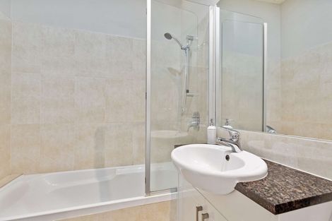 Photo of property in 11/6 Islington Avenue, New Lynn, Auckland, 0600