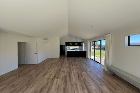 Photo of property in 10 Tomtit Crescent, Lake Hawea, 9382