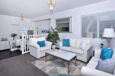 Photo of property in 51 Tiri Road, Manly, Whangaparaoa, 0930