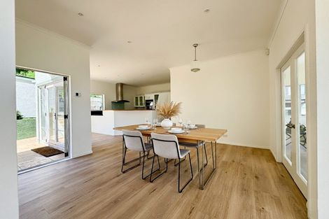 Photo of property in 32 Sunset Parade, Plimmerton, Porirua, 5026