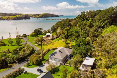 Photo of property in 16 Martin Road, Matakana, 0985