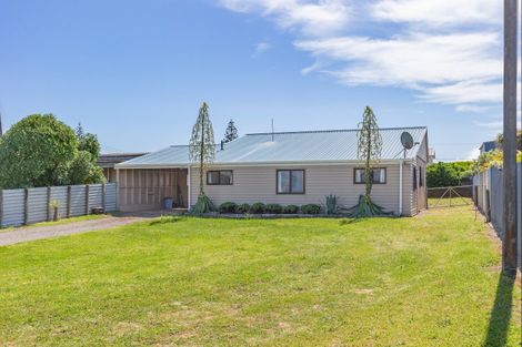 Photo of property in 22 Rangitane Street, Himatangi Beach, Foxton, 4891