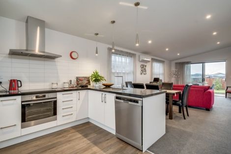 Photo of property in 3 Ponga Place, Papamoa Beach, Papamoa, 3118