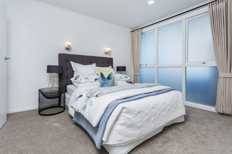 Photo of property in 39 Valley View Road, Glenfield, Auckland, 0629