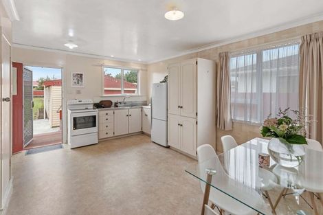 Photo of property in 72 Thatcher Street, Castlecliff, Whanganui, 4501