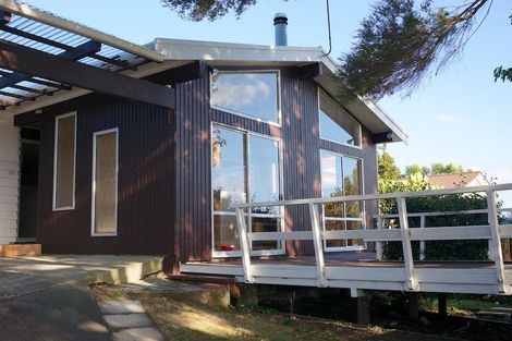 Photo of property in 20 Brunton Place, Glenfield, Auckland, 0629