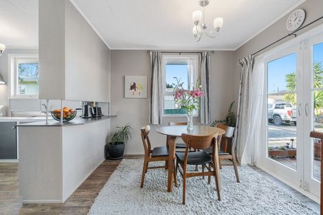 Photo of property in 34 Cramond Drive, Mangere East, Auckland, 2024