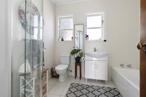 Photo of property in 22 Valley Terrace, Hamilton Central, Hamilton, 3204