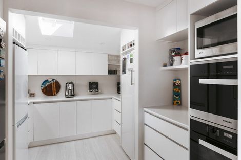 Photo of property in 26 Harbour View Road, Omokoroa, 3114