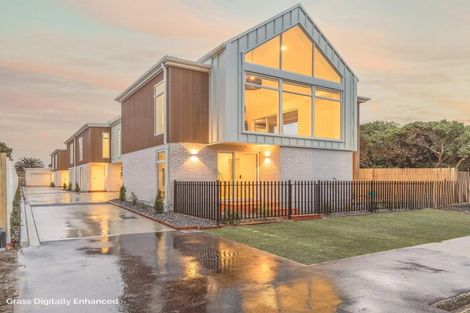 Photo of property in 1/49 Marine Parade, North New Brighton, Christchurch, 8083