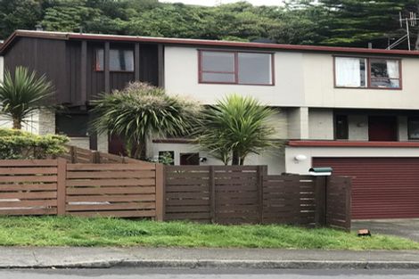 Photo of property in 99 Churton Drive, Churton Park, Wellington, 6037