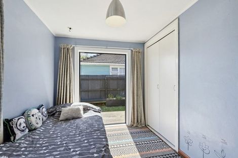 Photo of property in 2/7 Wilmot Street, Northcote, Christchurch, 8052