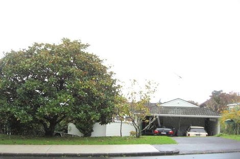 Photo of property in 17 Mcmillan Place, Mellons Bay, Auckland, 2014
