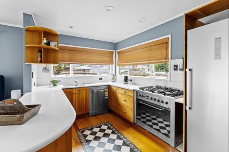 Photo of property in 88 Domett Street, Opunake, 4616
