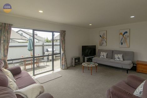 Photo of property in 14 Newbury Place, Taradale, Napier, 4112