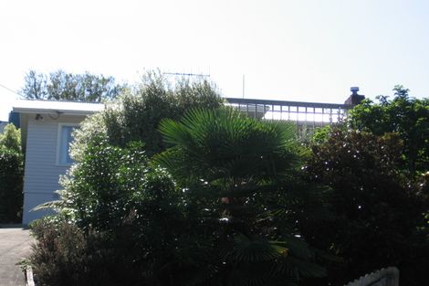 Photo of property in 1/31 Kiteroa Terrace, Rothesay Bay, Auckland, 0630