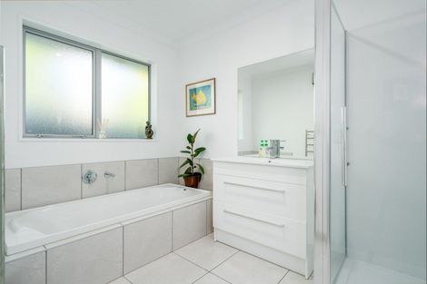 Photo of property in 16 Flaxgrove Place, Parklands, Christchurch, 8083