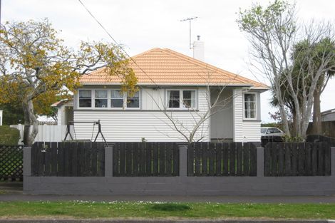 Photo of property in 18 Drake Street, Vogeltown, New Plymouth, 4310