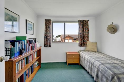 Photo of property in 18 Pohutukawa Drive, Opunake, 4616