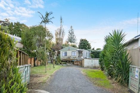 Photo of property in 60 Athenree Road, Athenree, Katikati, 3177