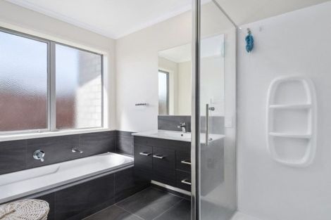 Photo of property in 78 Penetaka Heights, Pyes Pa, Tauranga, 3112