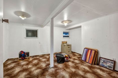 Photo of property in 111 Pioneer Road, Moturoa, New Plymouth, 4310