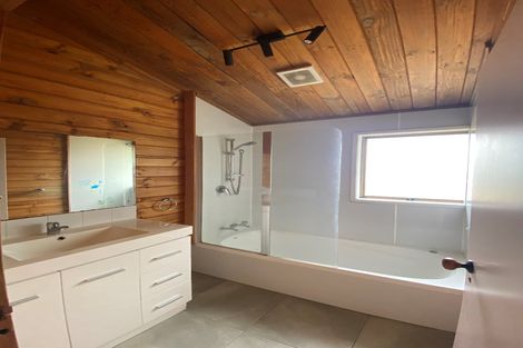 Photo of property in 87 Carnoustie Drive, Wattle Downs, Auckland, 2103