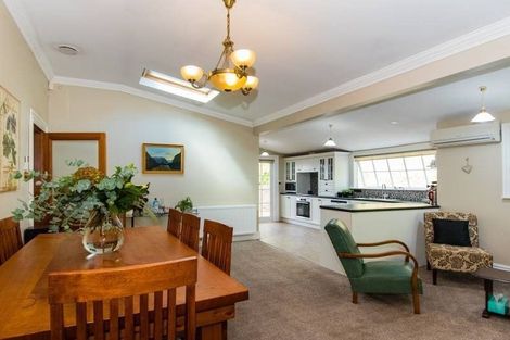 Photo of property in 32 Milton Road, Bluff Hill, Napier, 4110