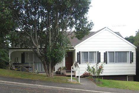 Photo of property in 20 West Glade Crescent, Birkenhead, Auckland, 0626