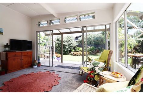 Photo of property in 50a Ngataringa Road, Devonport, Auckland, 0624
