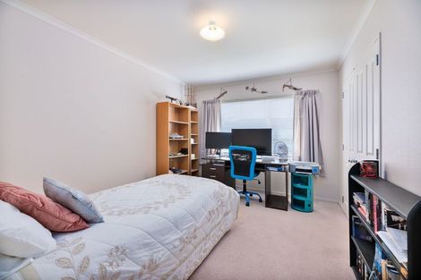 Photo of property in 5 Highfields Terrace, Henderson, Auckland, 0612
