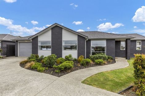 Photo of property in 81 West Hoe Road, Orewa, 0931