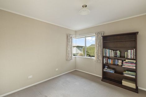 Photo of property in 4/3 Sandel Rise, Merrilands, New Plymouth, 4312
