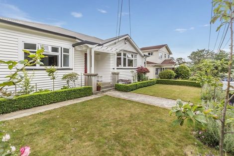 Photo of property in 11 Waikare Street, Karori, Wellington, 6012