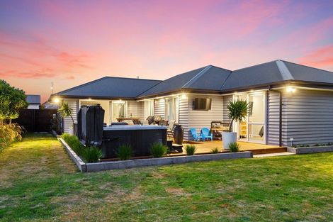 Photo of property in 31 Tahuna Street, Pegasus, 7612