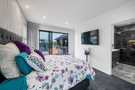 Photo of property in 11 Whitcombe Place, Darfield, 7571