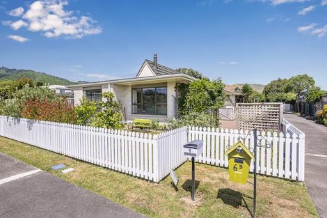 Photo of property in 6 Tawa Street, Waikanae, 5036
