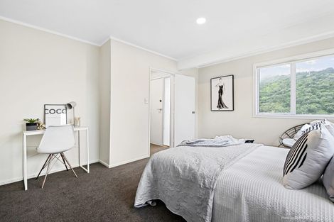 Photo of property in 3/6 Robertson Street, Owhiro Bay, Wellington, 6023