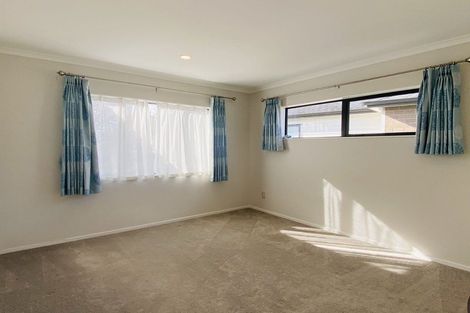 Photo of property in 55 Bordeaux Parade, Te Atatu South, Auckland, 0610