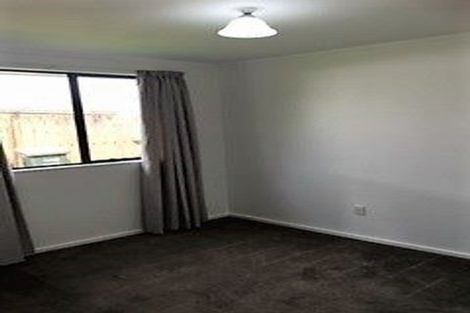 Photo of property in 2/63 Redcrest Avenue, Red Hill, Papakura, 2110