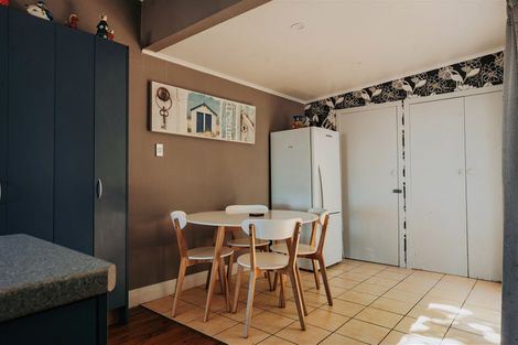 Photo of property in 14 Moana Street, Kaka Point, 9271