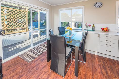 Photo of property in 28 Miro Street, Castlecliff, Whanganui, 4501